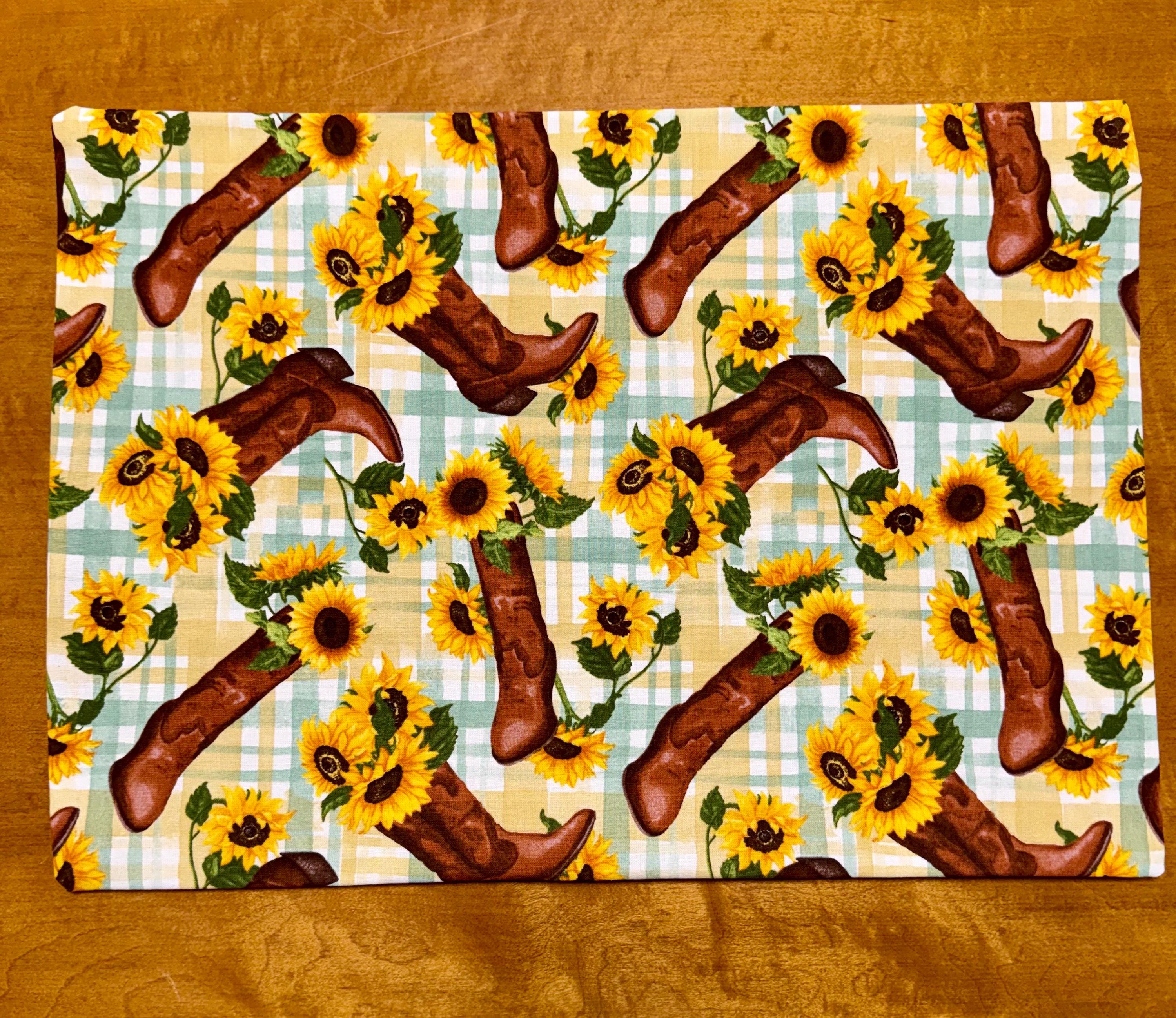 Set of Four Reversible Fabric Placements / Sunflower & Bunblebees / Perfect for Spring thru Fall