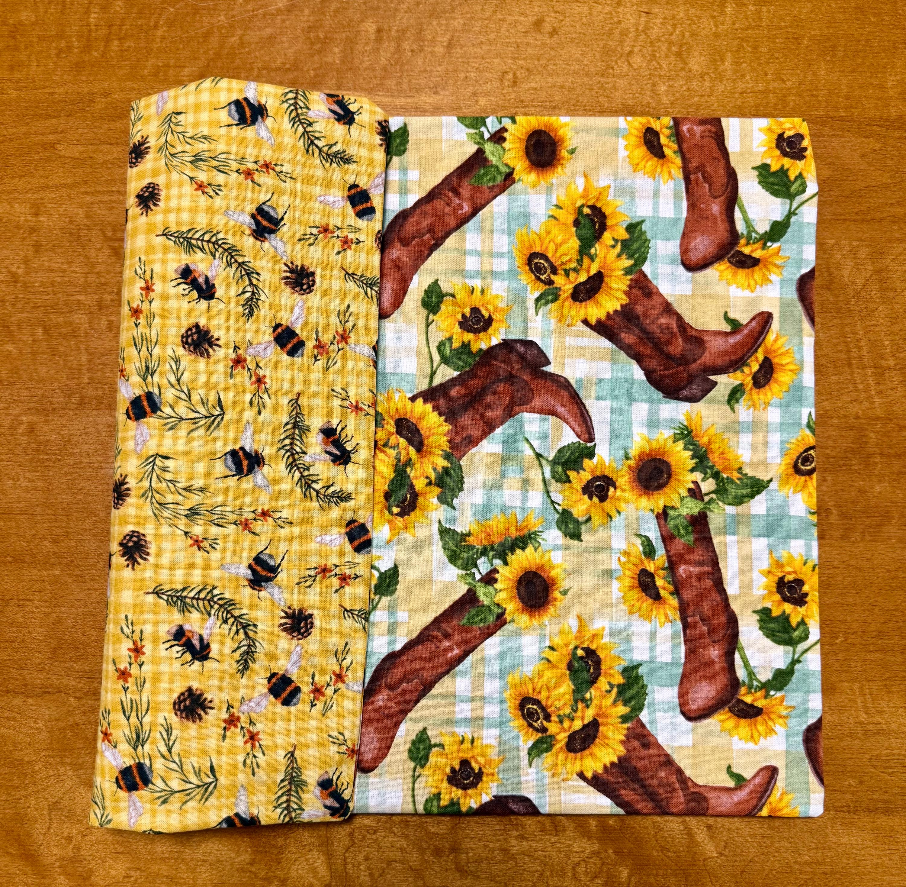 Set of Four Reversible Fabric Placements / Sunflower & Bunblebees / Perfect for Spring thru Fall