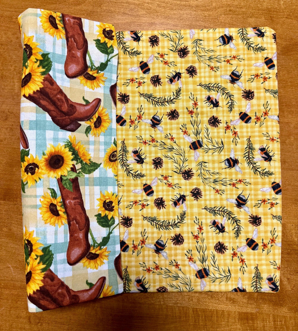 Set of Four Reversible Fabric Placements / Sunflower & Bunblebees / Perfect for Spring thru Fall